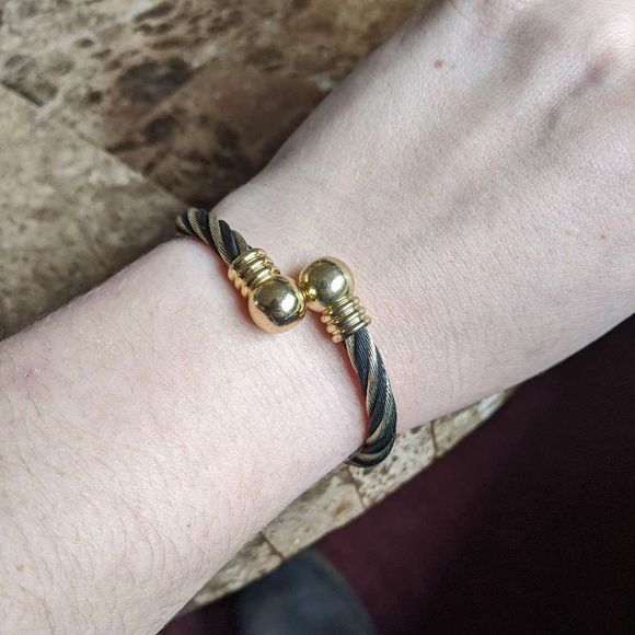 therapy Jewelry - Black & Gold 2 Tone Adjustable Stainless Steel Cable Magnetic Therapy Bracelet